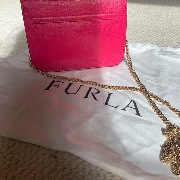 Furla Metropolis - mini crossbody in hot pink - Picture 4 of 7